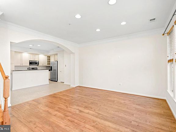 3rd image of 1793A Wheyfield Dr Unit 18-A