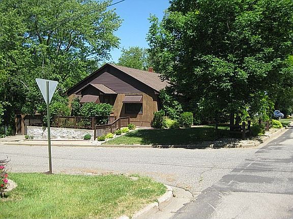2nd image of 1420 Cedar St