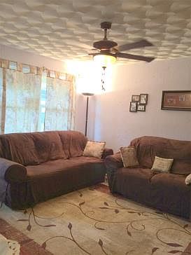 5th image of 4102 Thelma Dr
