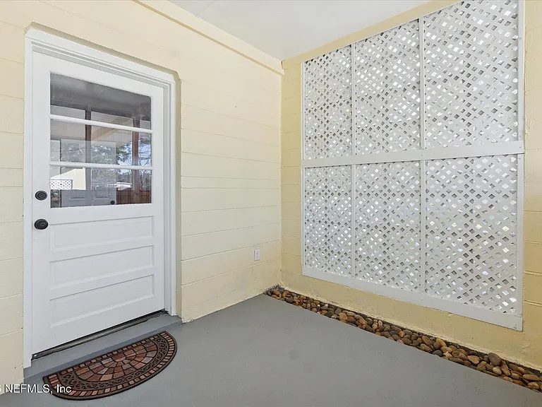 863 Westgate Dr — Photo 37