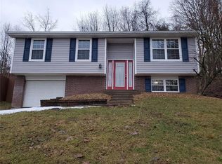 2 W White Oak Dr, Delmont, PA