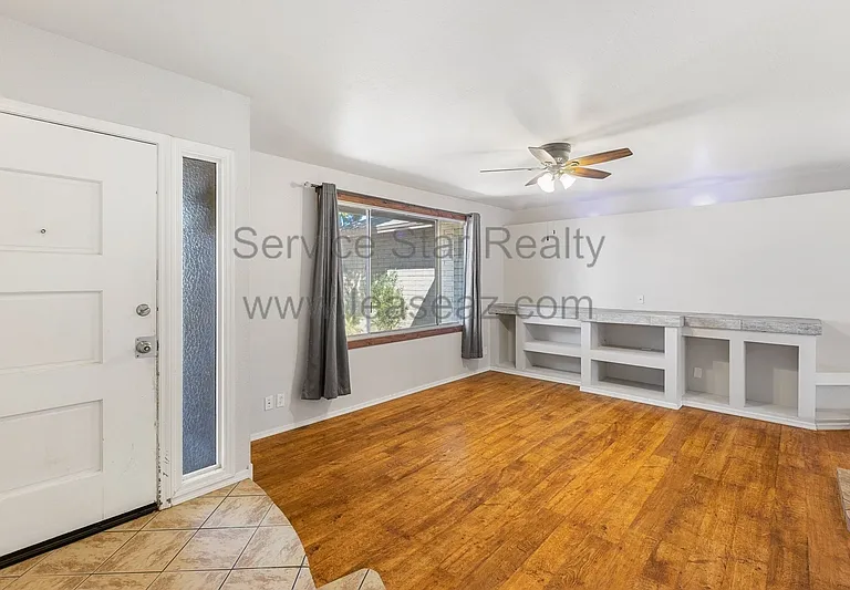 5513 W Waltann Ln — Photo 5