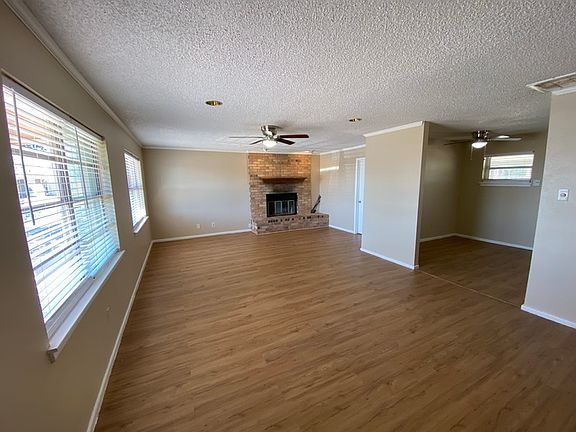 4th image of 4728 Laura Dr