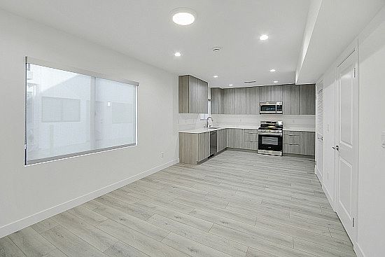 2nd image of 616 Granada St APT 4