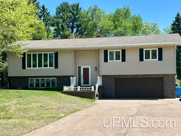 1525 Glenwood Ln, Ishpeming, MI 49849