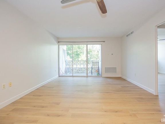4th image of 1100 Erie Ave Unit 206