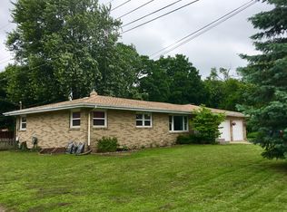 1989 W John Beers Rd, Stevensville, MI 49127