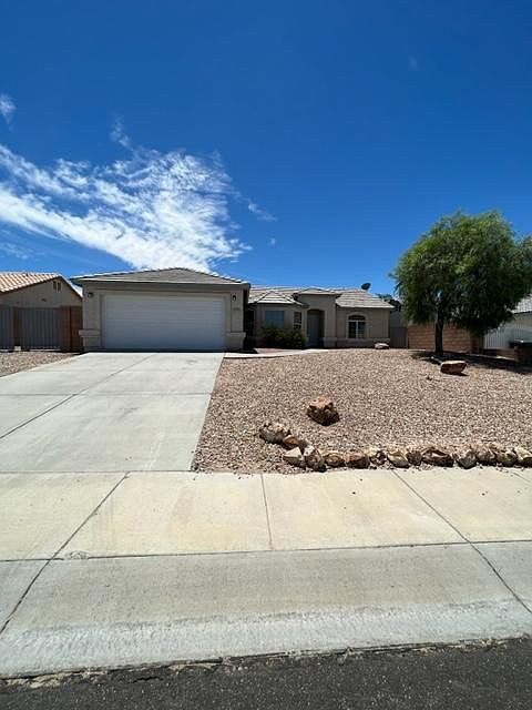 1st image of 1530 El Campo