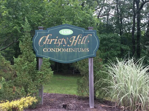 1538 Route 12 APT 6, Gales Ferry, CT 06335