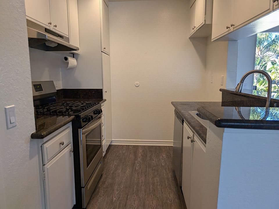 1st image of 324 E 20th St APT 20