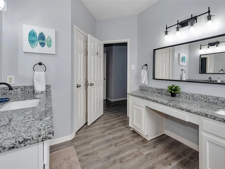 10815 Oak Bayou Ln — Photo 28