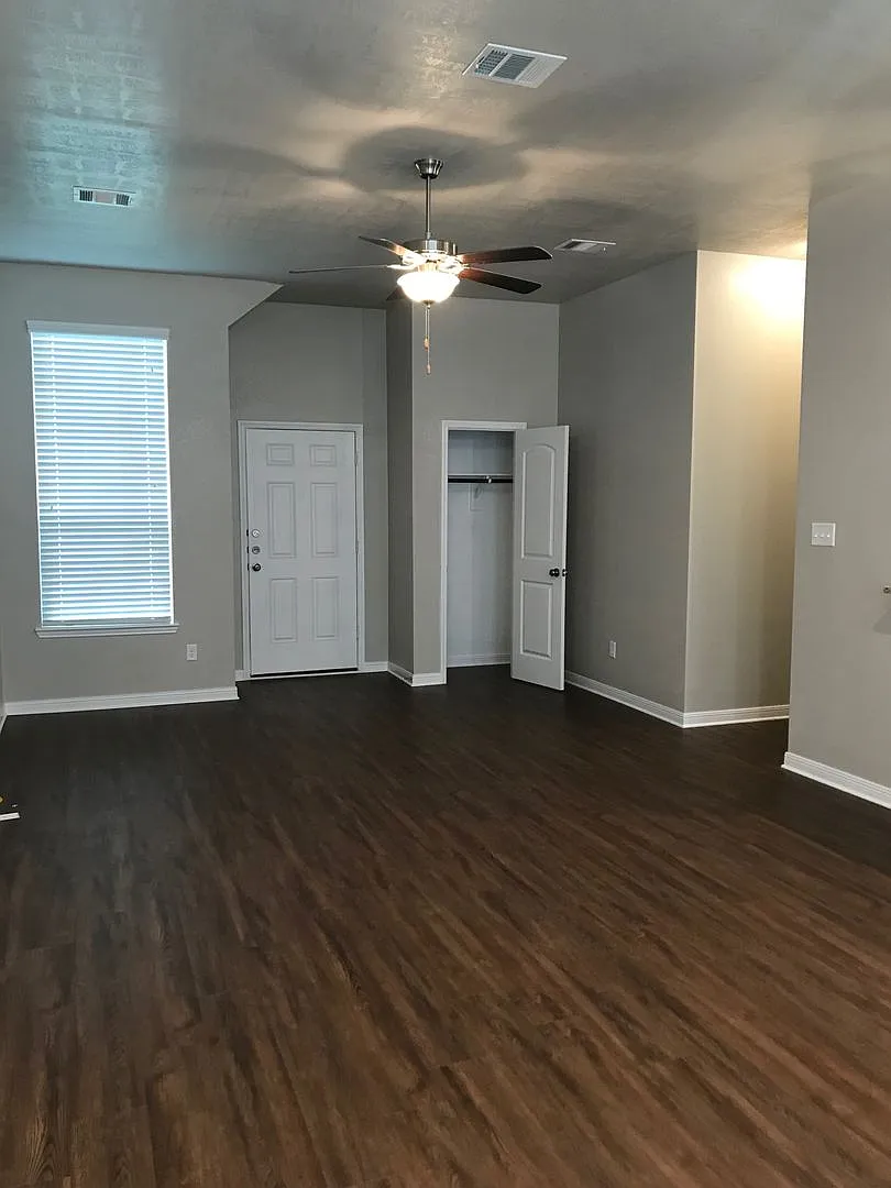 Spacious Single-Family Home Available Now! — Photo 3