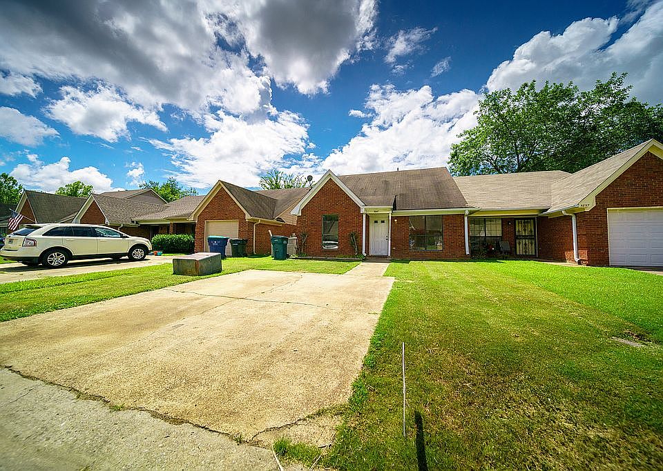 1st image of 5847 Garden Walk W