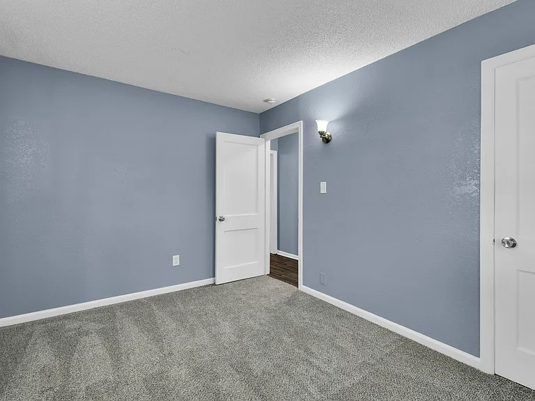 3414 Elmwood Ave — Photo 5