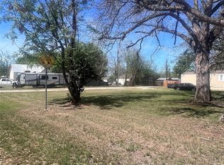 SE 2nd St, Smithville, TX 78957