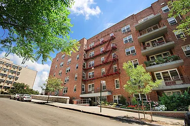 100 Overlook Terrace in Hudson Heights