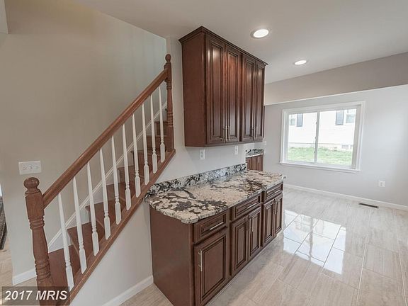 5th image of 306 Dean Dr
