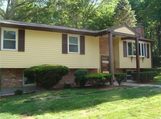 103 Indian Trl, Saunderstown, RI 02874