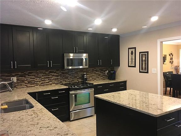 2nd image of 16208 Oakmanor Dr