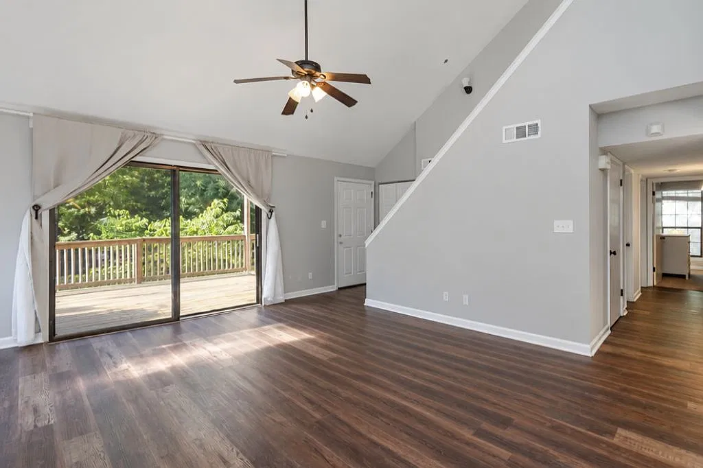 3 bed, 1892 sqft, $2,500 — Photo 3