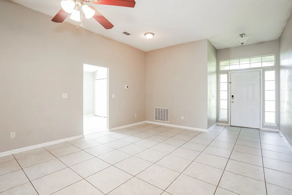3 bed, 2.0 bath, 1620 sqft, $1,780 — Photo 4