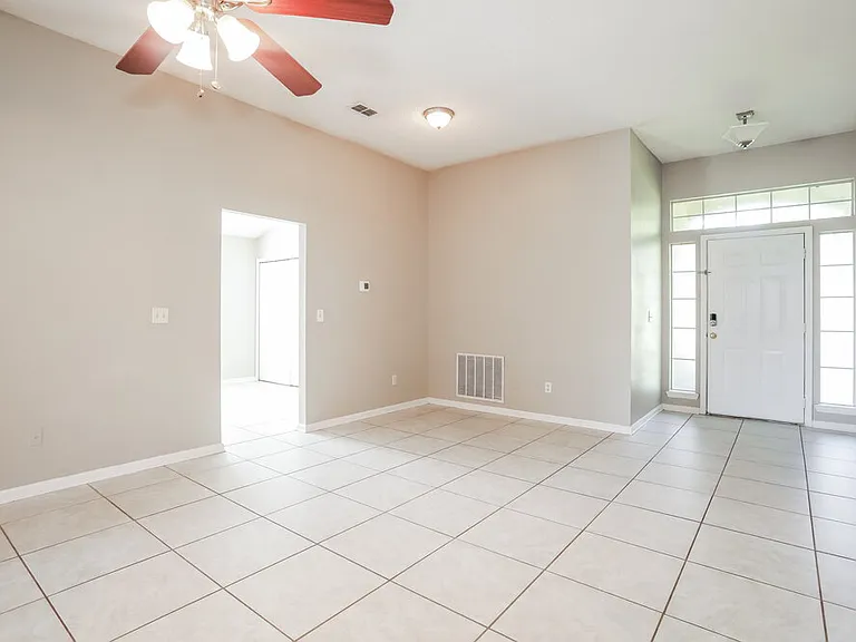 2912 Brittany Bluff Dr — Photo 4