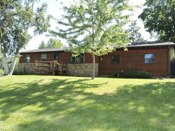 800 Williquette Ter, Howard, WI 54313