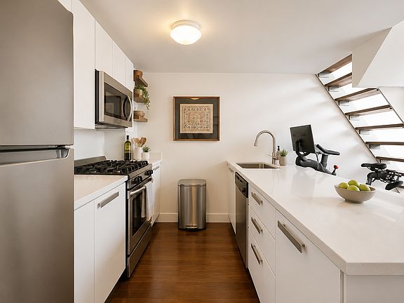 2nd image of 14 Meserole St APT 2A
