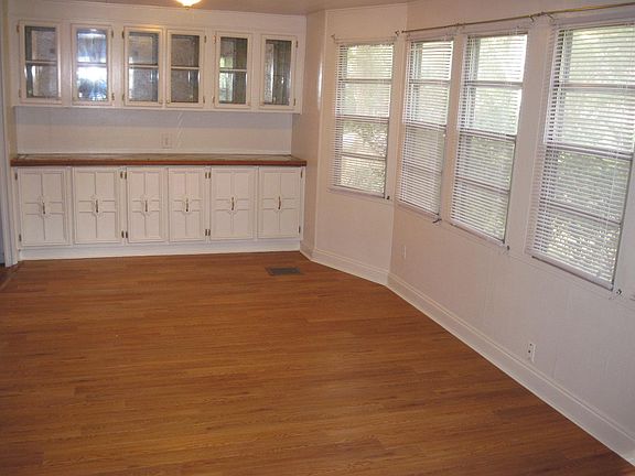 4th image of 916 S Christiana Ave