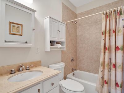 50 Sherwood Road, Hampton Bays, NY, 11946