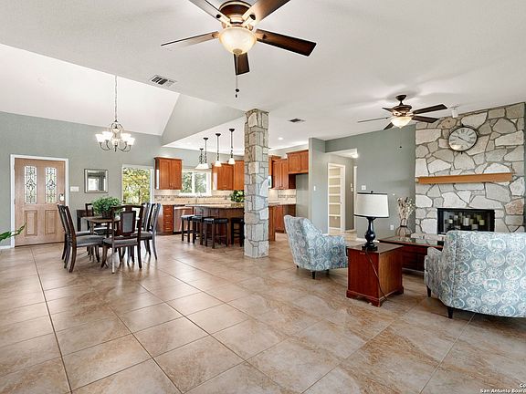 5th image of 1151 Carson Creek