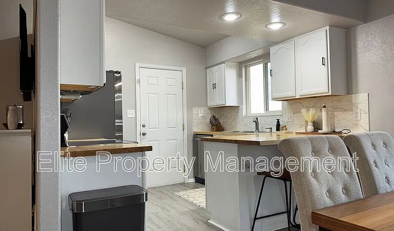1150 S Los Charros Dr — Photo 8