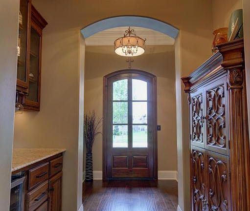 2nd image of 210 Gleneagles Cir
