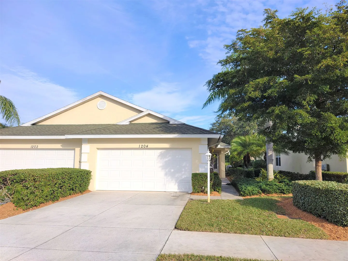 Seasonal Short-Term Villa located in the Auburn Cove Community with Community Pool! — Photo 1