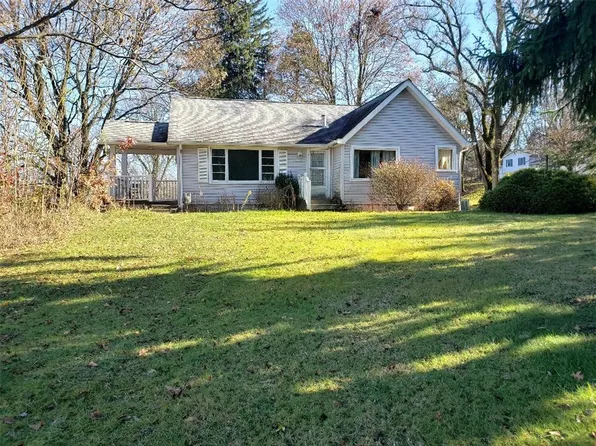 1026 Shenango Rd, Beaver Falls, PA 15010