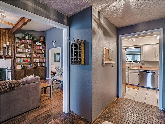 4th image of 2420 Cypress Ct