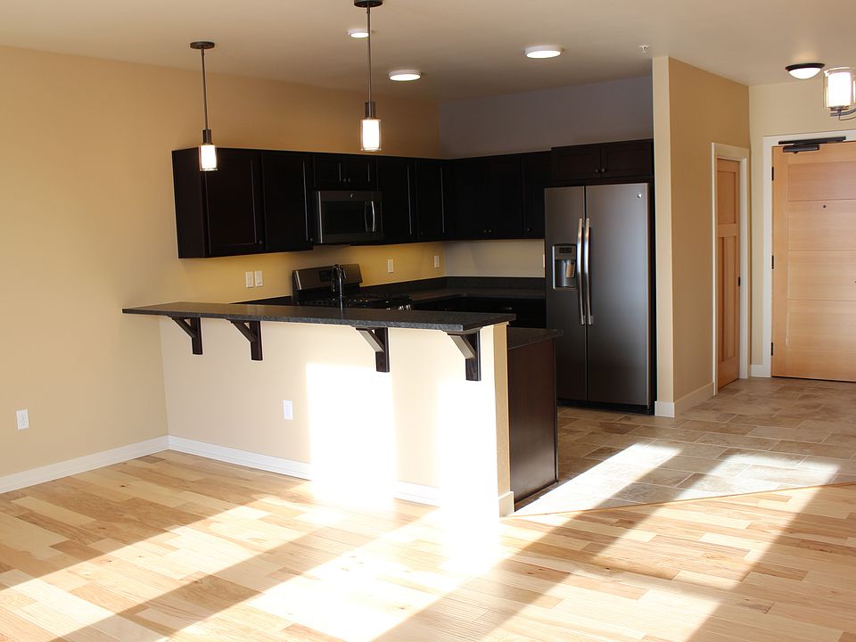 1st image of 835 Wyoming St Suite 203