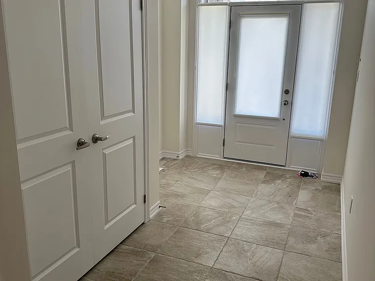 34 Durham Ave — Photo 3