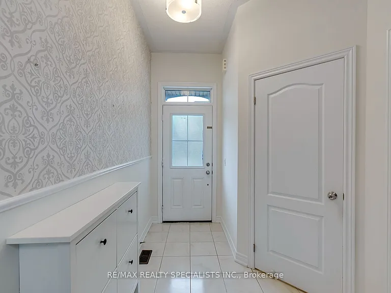20 Wellman Cres — Photo 4