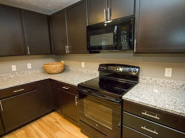 The Flats at 84 — Photo 74