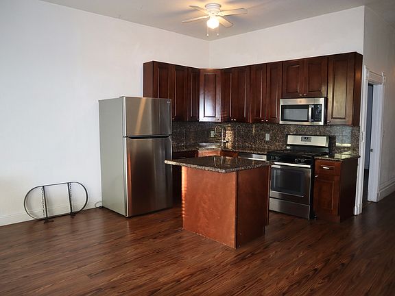2nd image of 629 18th St Unit B