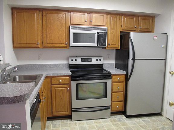 5th image of 1609 Airy Hill Ct #8A