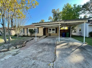 1112 Southampton Rd, Angleton, TX 77515