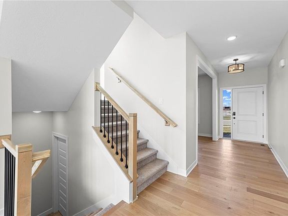 5th image of 18637 W 193rd St