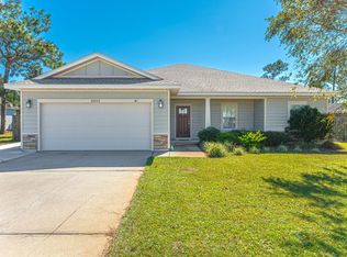 8833 Cagle Dr, Navarre, FL 32566