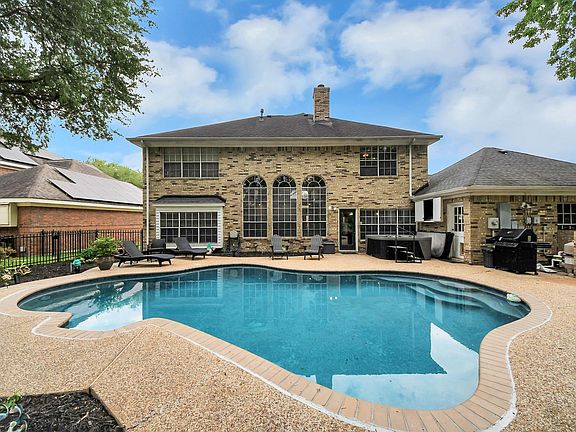3rd image of 1606 Country Squire Dr