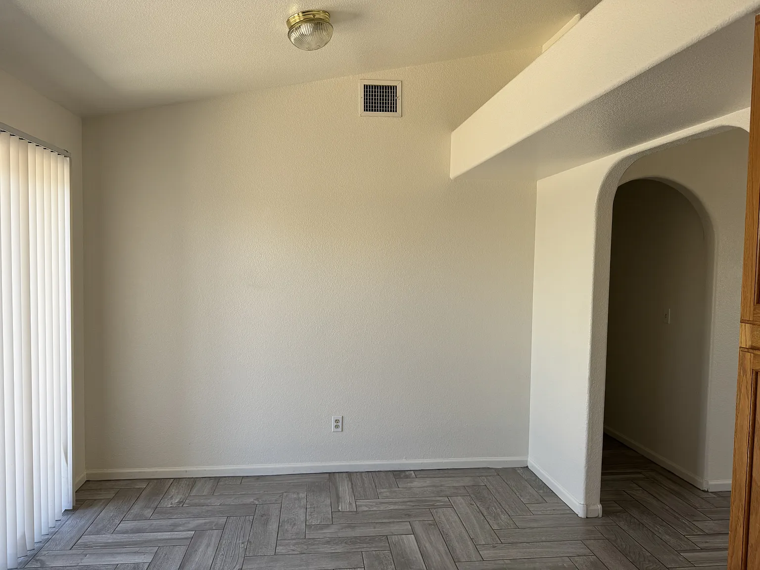 3660 Wells St - 1 — Photo 4