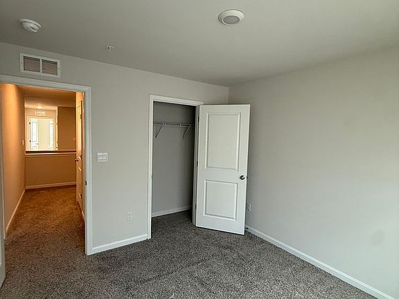 4th image of 170 Correri St