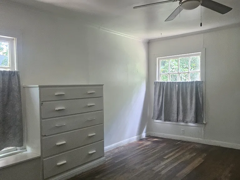 518 Nolen St — Photo 9