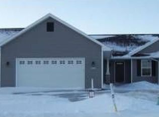 N9143 Jonsch Dr, APPLETON, WI 54915